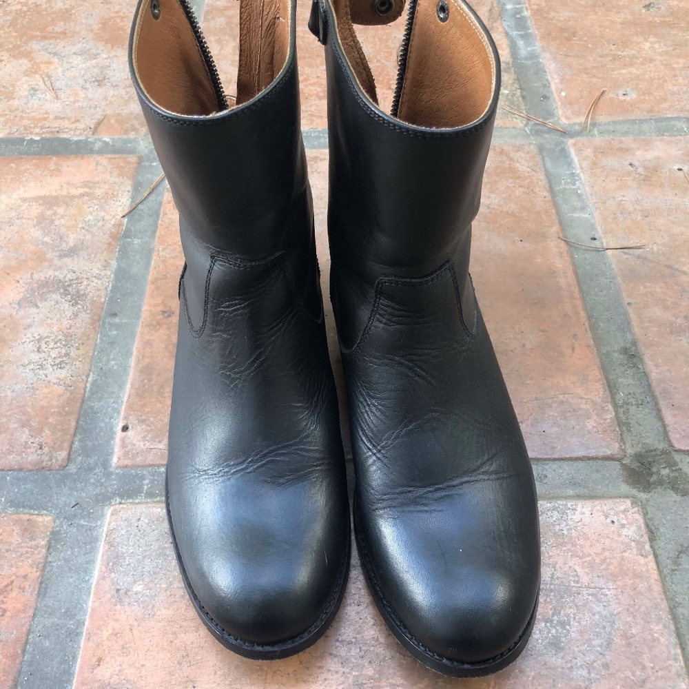 Frye Melissa Zip Button Short Boot Size 8 (38)